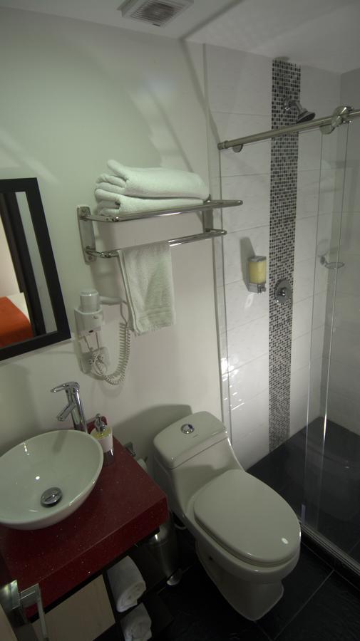 מניזאלס Hotel Granada Plaza מראה חיצוני תמונה