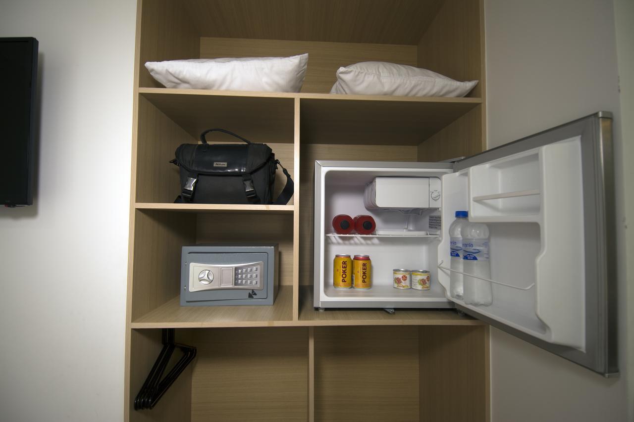 מניזאלס Hotel Granada Plaza מראה חיצוני תמונה
