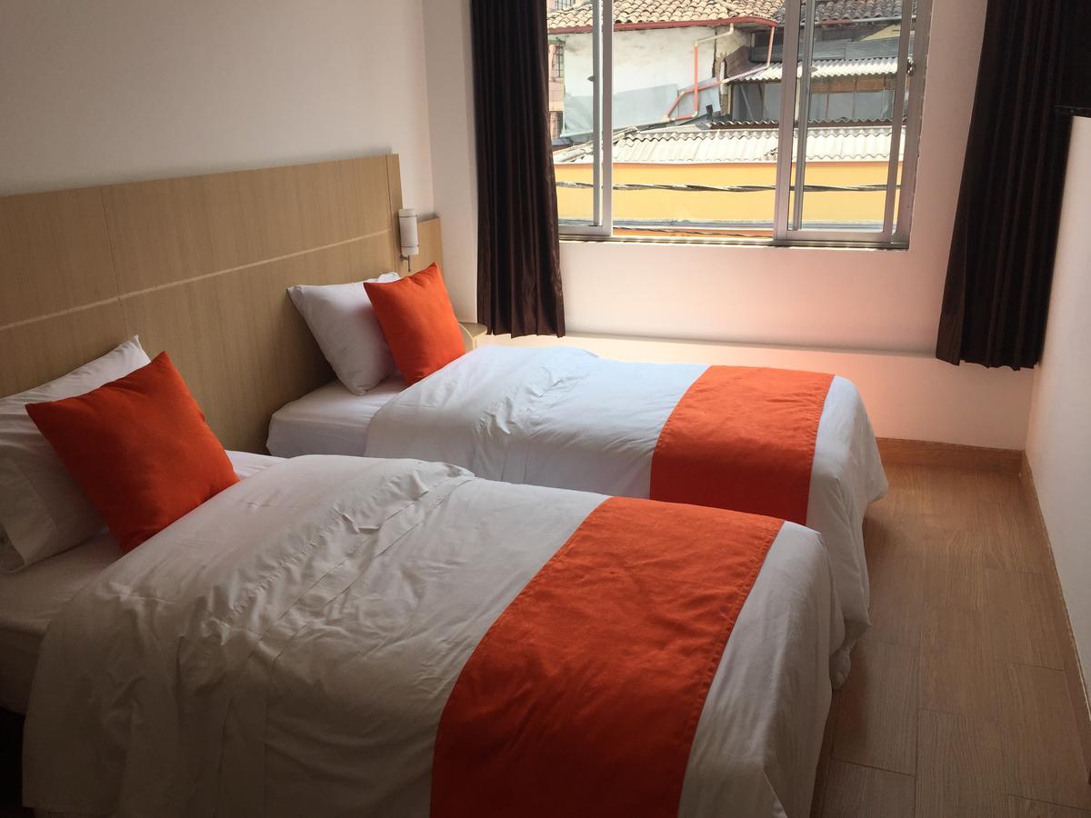 מניזאלס Hotel Granada Plaza מראה חיצוני תמונה